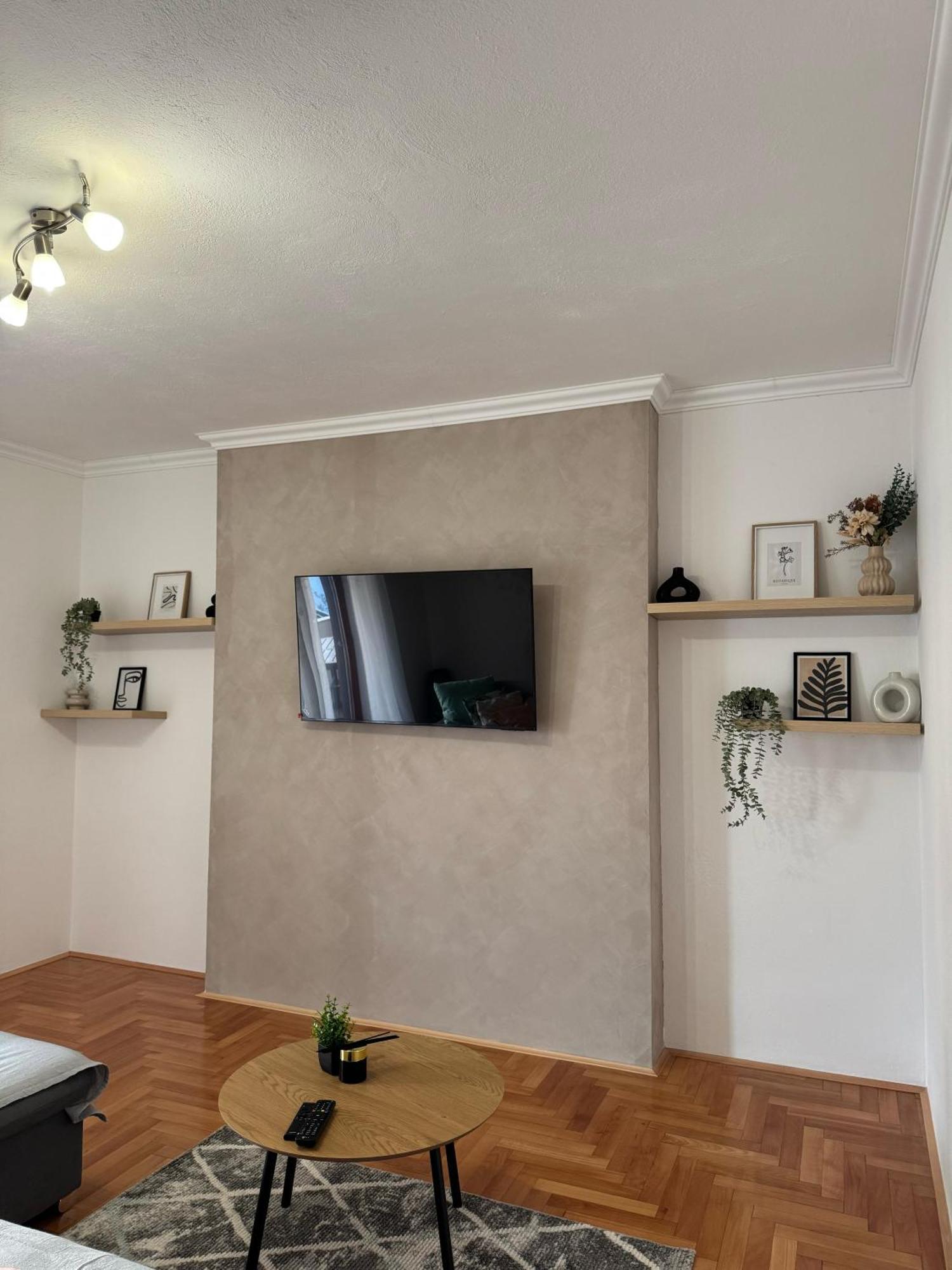Apartments Ivusic Хвар Экстерьер фото